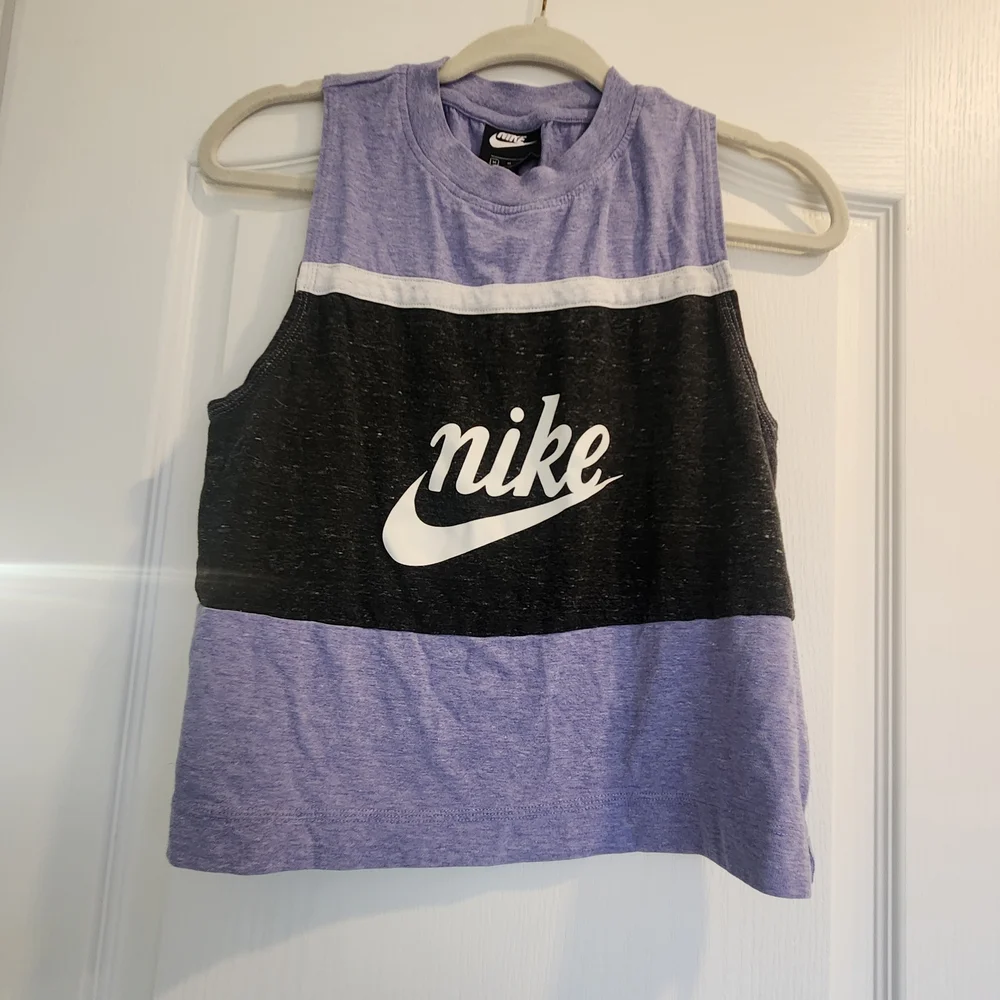 Nike Women's Tank Top - Black and Lavender Size M Euc